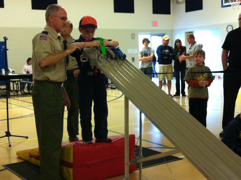 2012/01(Jan)/IAN'S PINEWOOD DERBY/1024x768_2012-01-28-Ian's 1st Pinewood Derby-8.jpg